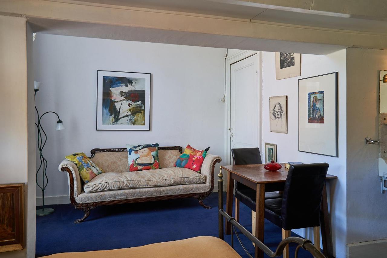 Huis Met De Leeuwenkoppen Dieren Exteriör bild